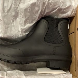 Brand new never worn ugg rain boots. Women size 8